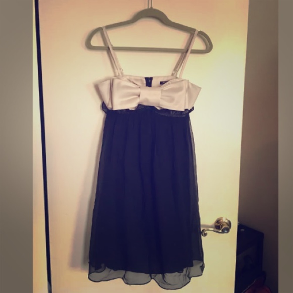 Betsey Johnson EUC Tuxedo Satin Bow Cocktail Dress